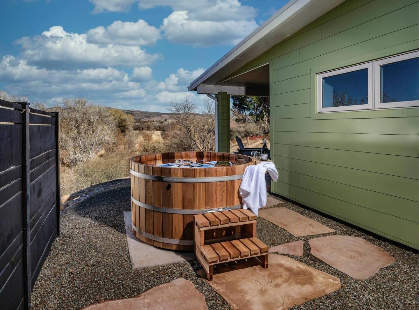 Cornville Pitchner Place Creekfront Hot Tub Fire Pit מראה חיצוני תמונה
